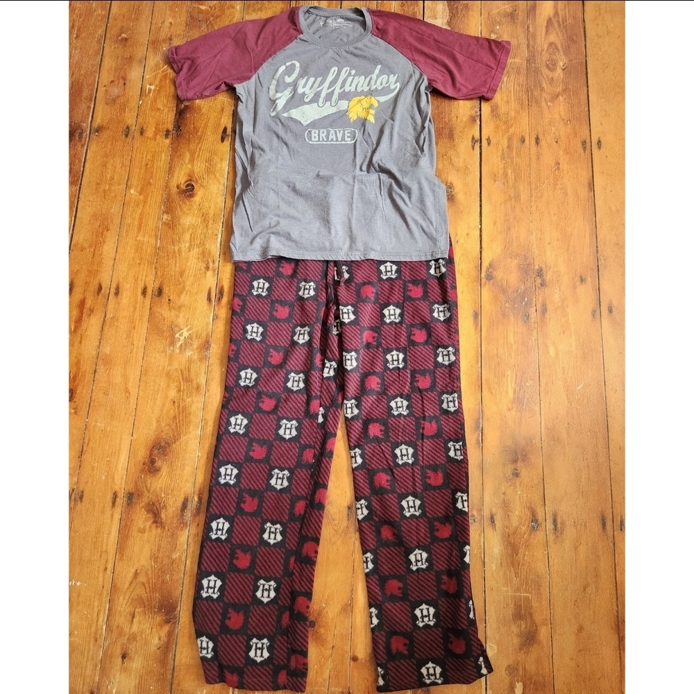 Harry Potter Gryffindor PJ Set Fleece Pants with Pockets Cotton-Poly Shirt M